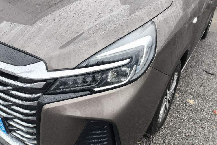 Used Buick GL8 2023 Land Executive Class Deluxe Model