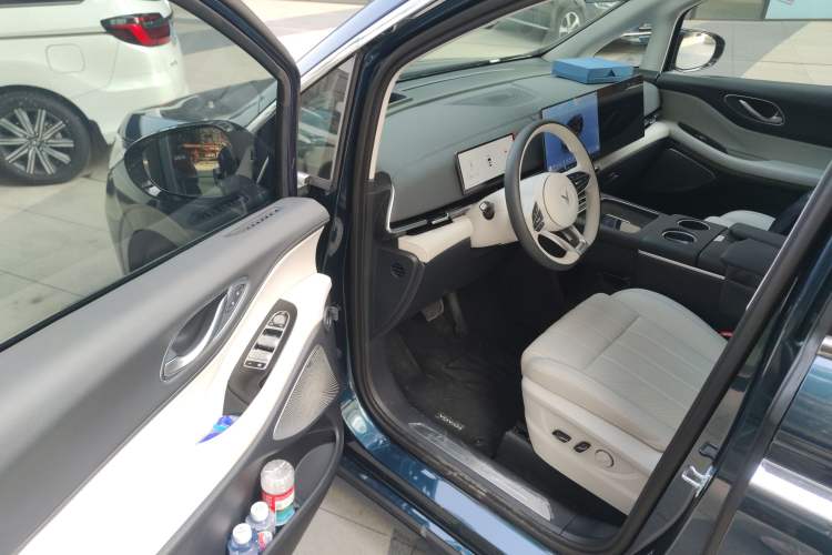 Used VOYAH Dream 2025 PHEV Four-Wheel-Drive Flagship Kunpeng Edition
