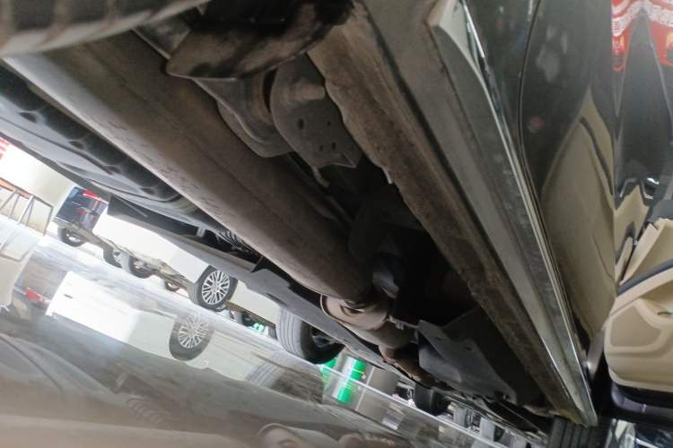 Used Buick GL8 2023 Facelifted Land Cruiser Executive Luxury Version
