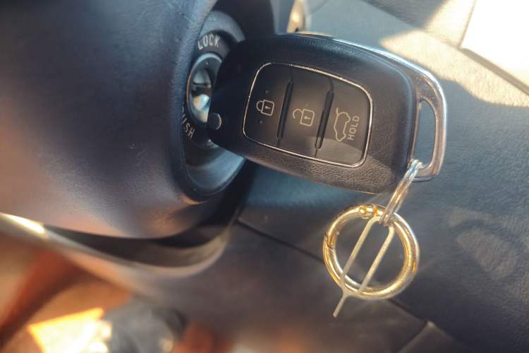 Used Hyundai Elantra 2016 1.6L Automatic Smart Version
