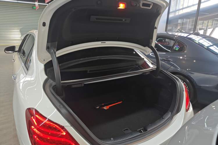 Used Mercedes-Benz C-Class 2015 C 200 L Sport Edition
