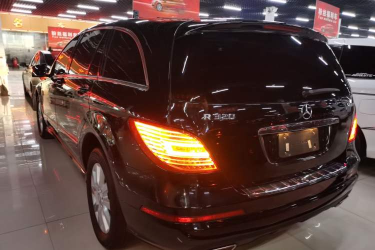 Used Mercedes-Benz R-Class 2017 R 320 4MATIC Business Edition Prestige Model