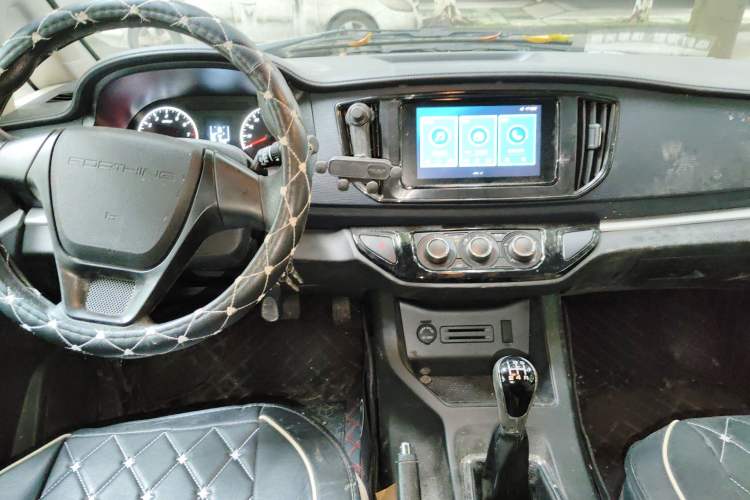 Used FORTHING Lingzhi 2023 M5L 1.6L Base Model 7 Seats