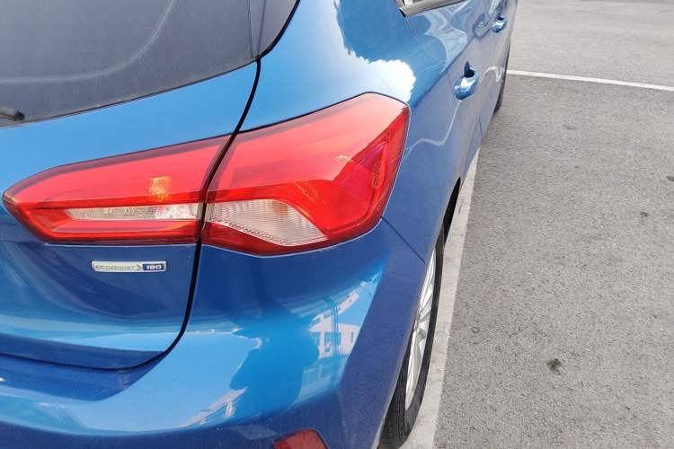 Used Ford Focus 2019 Hatchback EcoBoost 180 Automatic Trendy Model
