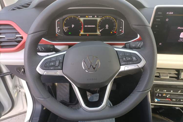 Used Volkswagen Tharu 2024 300TSI Two-Wheel-Drive Moon Luxury Edition
