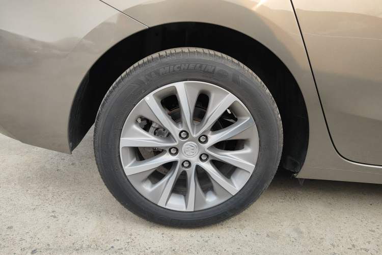 Used Buick GL6 2021 323T Mild Hybrid Connect Luxury Model
