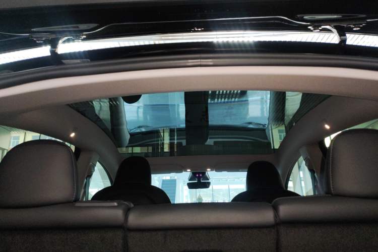 Used Tesla Model Y 2023 Rear-Wheel-Drive Version
