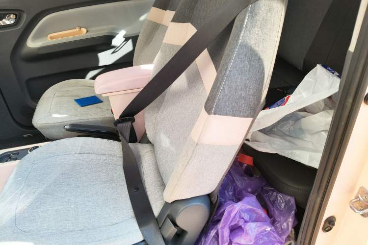 Used Wuling Hongguang MINIEV 2022 Macaron Premium Model – Lithium Ternary Battery
