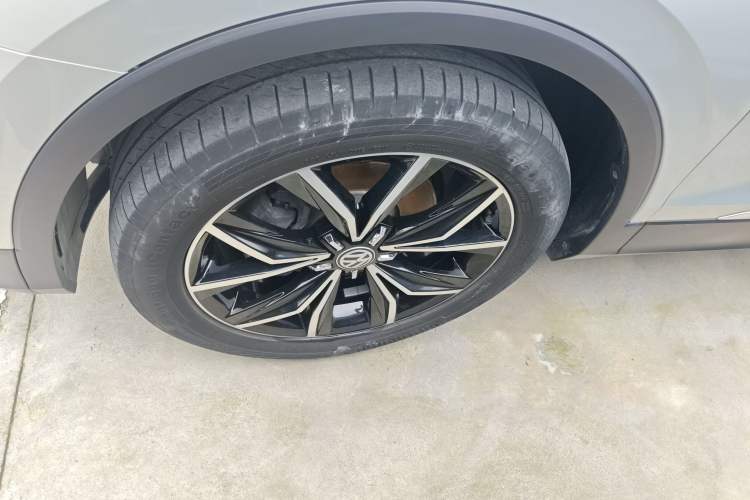 Used Volkswagen Tiguan L 2019 Revised 330TSI Automatic Two-Wheel Drive Smart & Luxury Edition China VI Standard