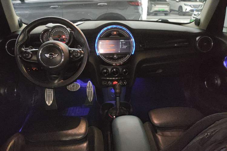 Used  MINI 2016 2.0T COOPER S Pioneer Edition Five-Door Model
