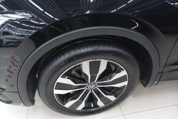 Used Volkswagen Tiguan L 2024 Outstanding Model 330TSI Automatic Two-Wheel Drive R-Line Dragon Glory Edition