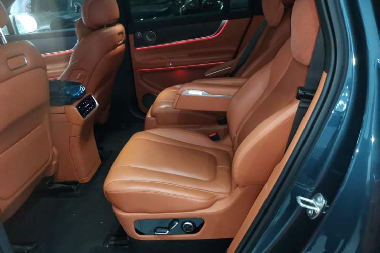 Used Hima AITO M9 2024 Range-Extended Ultra Version 42 kWh 6-Seater Model
