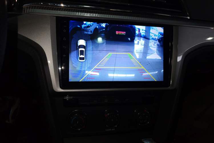 Used Volkswagen Lamando 2019 230TSI DSG Fashion Edition China VI
