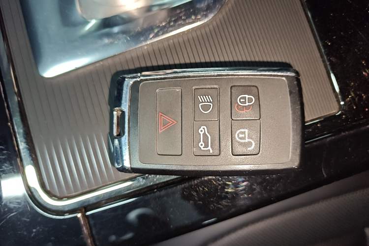 Used Land Rover Range Rover Evoque 2020 249 PS R-DYNAMIC SE Sport Technology Edition
