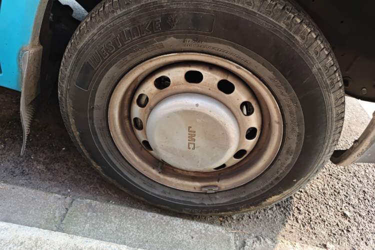 Used JMC Transit 2019 2.8T Commercial Version Short Wheelbase Mid-Roof 6-Seater China VI JX493
