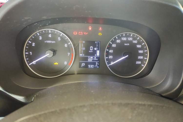 Used Hyundai ix25 2015 2.0L Automatic Two-Wheel Drive Intelligent GLS