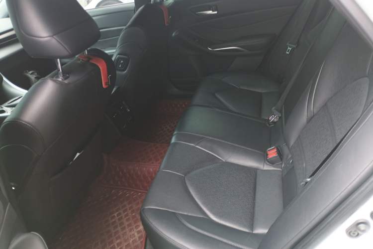 Used Toyota Avalon 2023 2.0L XLE Deluxe Edition