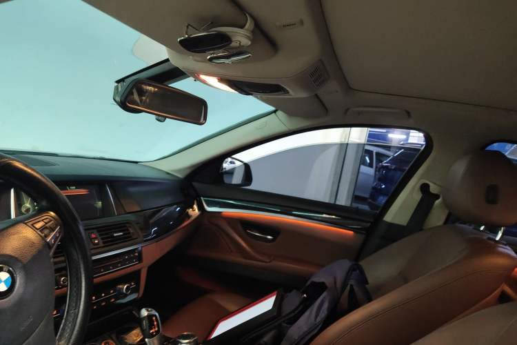 Used BMW 5 Series 2014 525Li Leading Model
