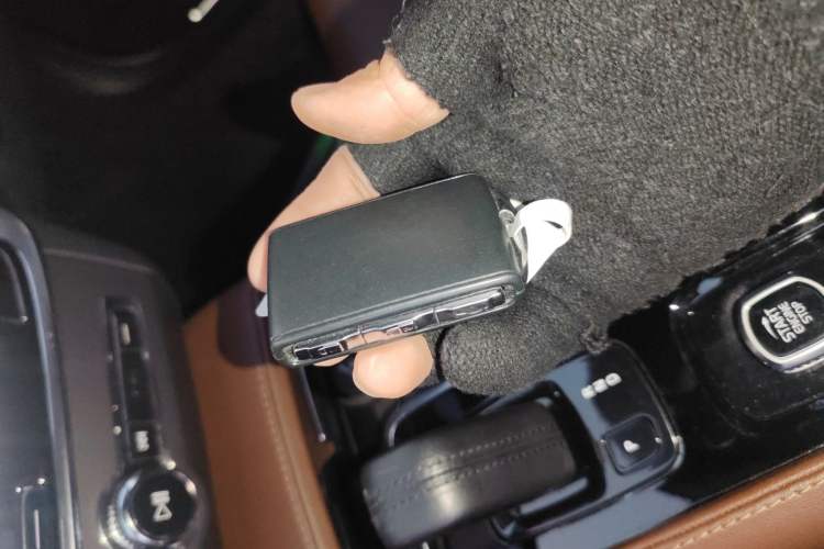 Used Volvo V90 2021 Cross Country B5 AWD Prestige Edition