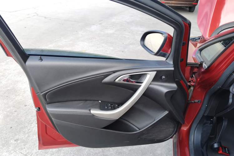 Used Buick GT 2014 XT 1.6L Automatic Fashion Edition
