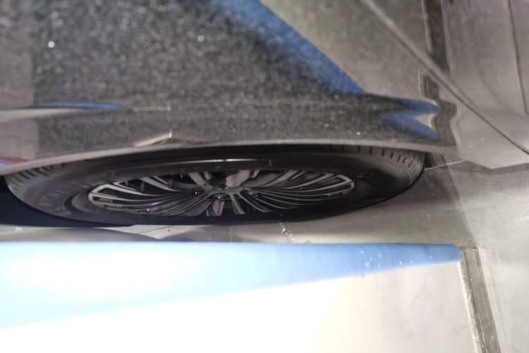 Used Denza D9 2024 EV 620 Premium Model
