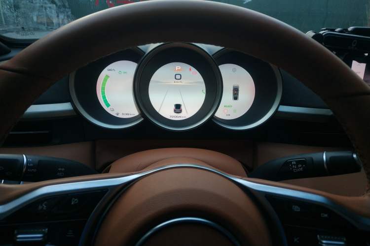 Used ORA Lightning Cat 2022 555 km Luxury Edition