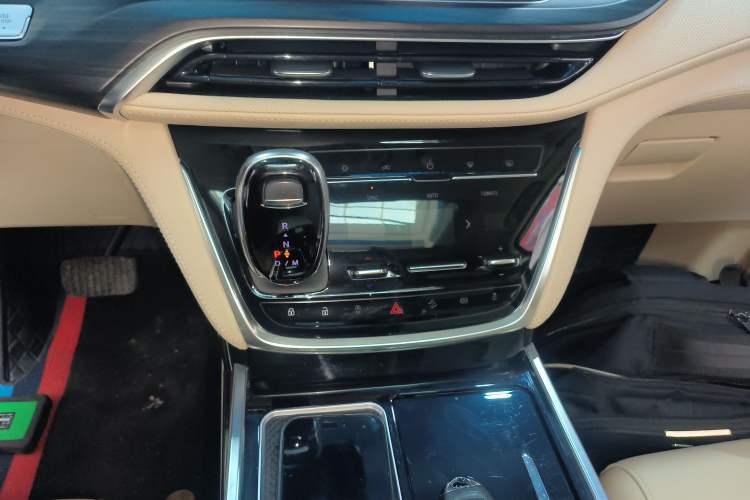 Used Buick GL8 2023 ES Lu Zun Deluxe Model
