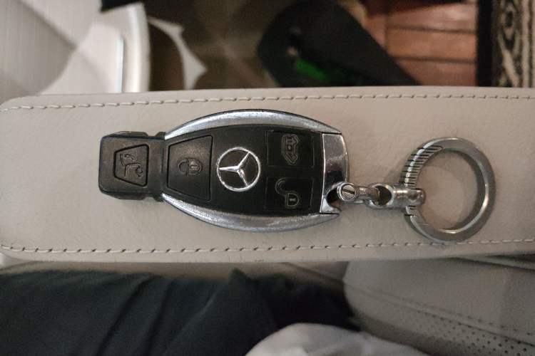 Used Mercedes-Benz V-Class 2017 V 260 Avantgarde Edition
