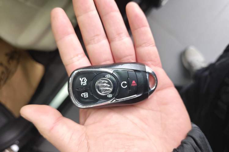 Used Buick LaCrosse 2018 30H Elite Edition
