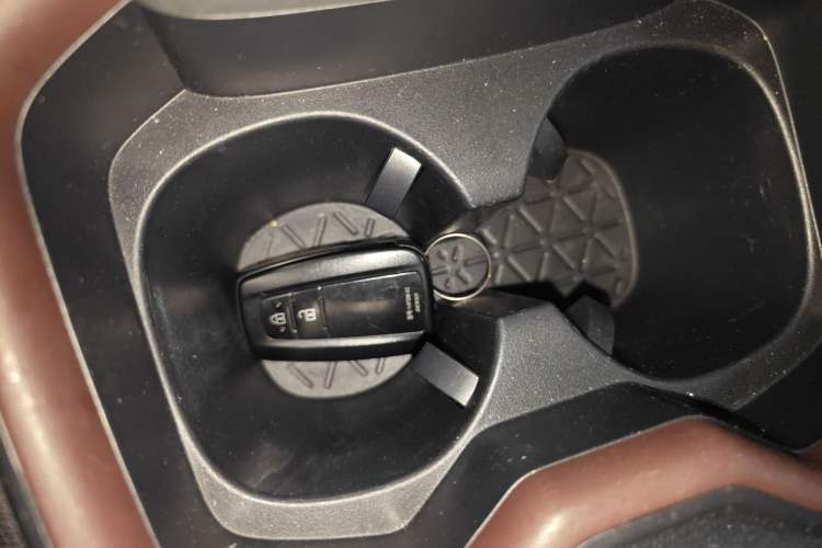 Used Toyota RAV4 2020 2.0L CVT Two-Wheel Drive Fashion PLUS Edition
