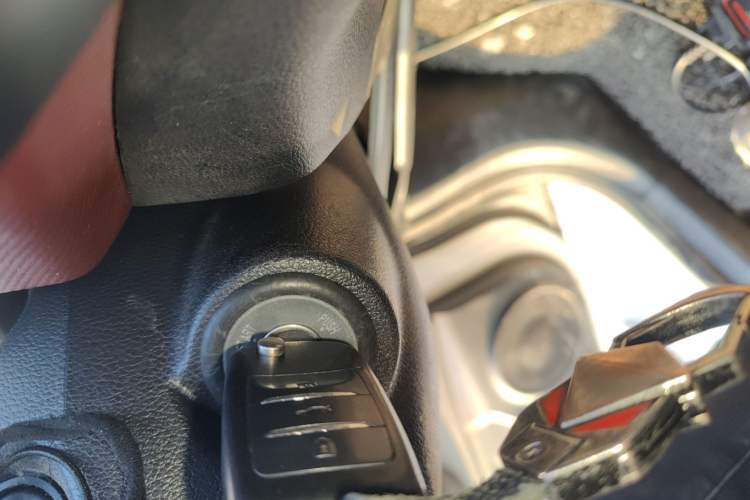 Used Changan Benni 2015 1.4L IMT Luxury Model China IV