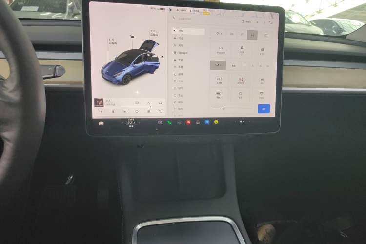 Used Tesla Model Y 2021 Long-Range All-Wheel-Drive Version
