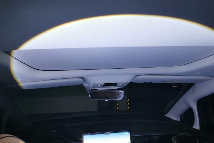 Used Denza D9 2024 DM-i 970 Luxury Model
