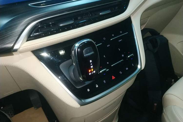 Used Buick GL8 2023 ES Lu Zun Luxury Model