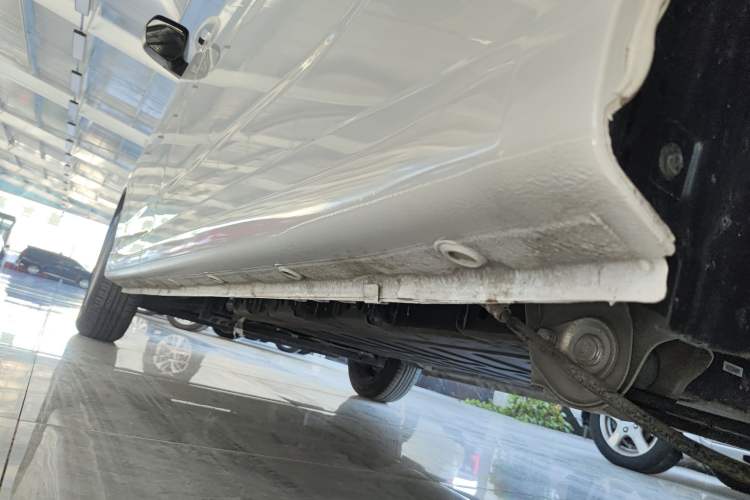 Used Wuling Yangguang 2024 300KM Comfort Version Passenger Van 75kW
