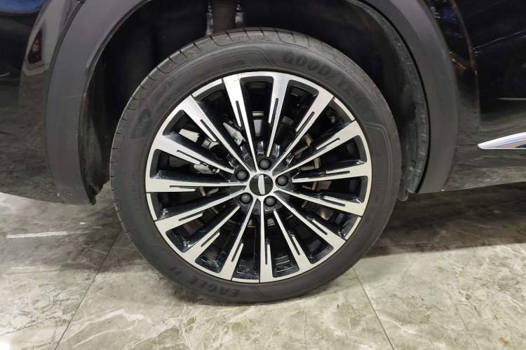 Used Geely Auto Monjaro L 2025 Dongfang Yao 2.0TD Automatic Lanxing Edition
