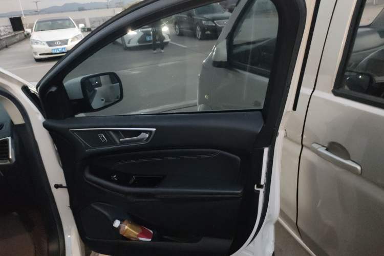 Used Ford Edge 2016 EcoBoost 245 Four-Wheel Drive Titanium 7-Seater
