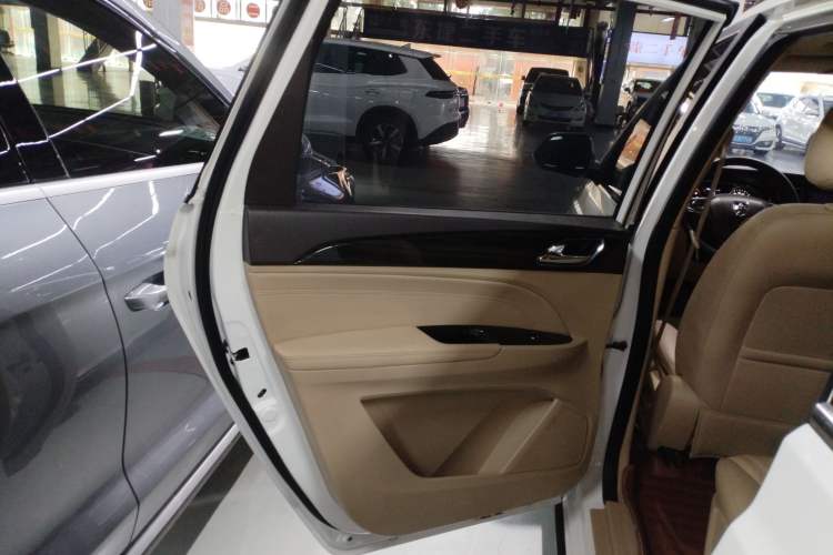 Used Baojun 730 2016 1.5L Manual Luxury Edition 7 Seats
