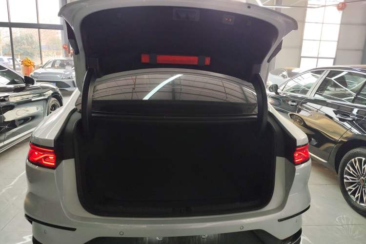 Used BYD Han 2024 EV Glory Edition 506KM Front-Wheel-Drive Premium Model