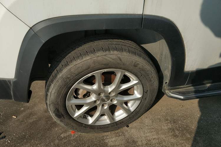 Used  Cherokee 2017 2.4L Leading Smart Edition
