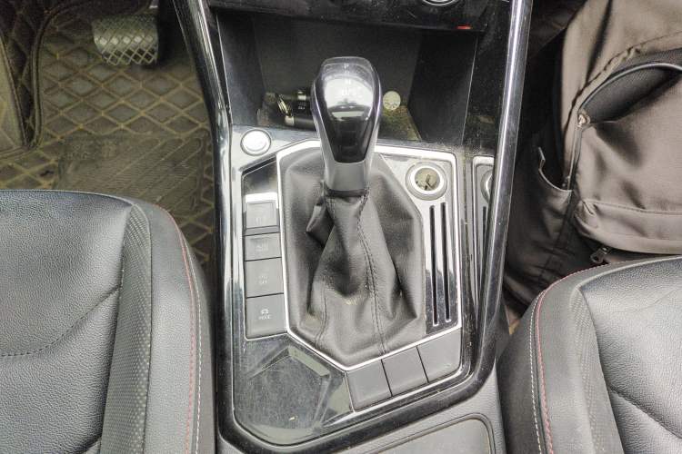 Used Volkswagen Tayron 2019 330TSI Two-Wheel Drive Luxury Model China VI Standard
