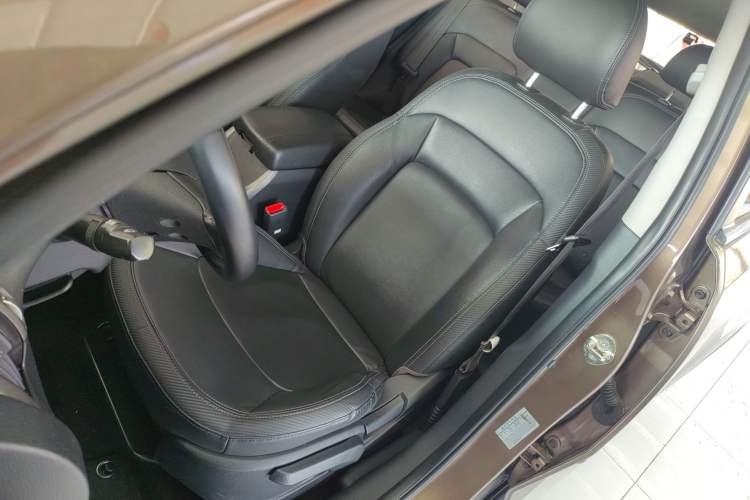 Used Kia Sportage R 2015 2.0L Automatic Two-Wheel Drive DLX Model