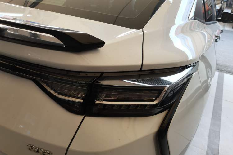 Used Dongfeng Aeolus Yixuan 2023 Mach Edition 1.5L Automatic Chasing Shadow Version