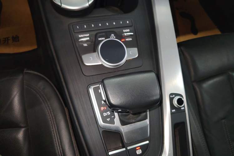 Used Audi A4L 2018 30th Anniversary Edition 40 TFSI Fashion Model
