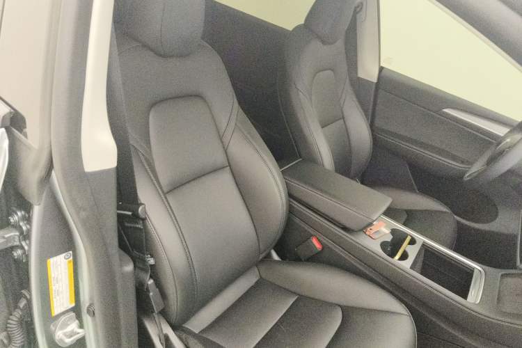 Used Tesla Model Y 2024 Rear-Wheel-Drive Version
