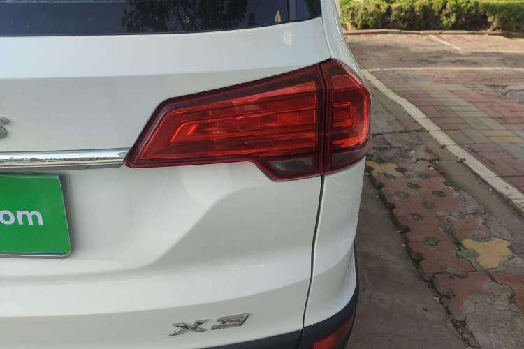 Used SWM X3 2022 1.5L Manual Comfort Version
