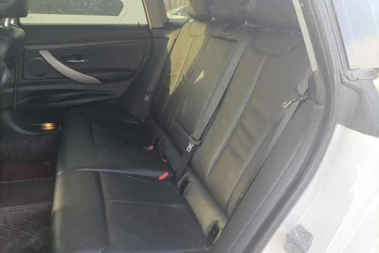 Used BMW 3 Series GT 2013 320i Leading Model
