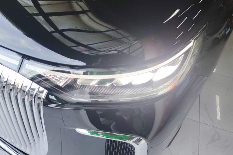 Used VOYAH Dream 2025 PHEV Four-Wheel Drive Excellence Kunpeng Edition
