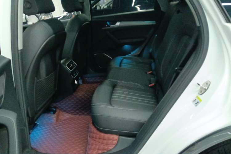 Used Audi Q5L 2022 40T Fashionable and Elegant Model
