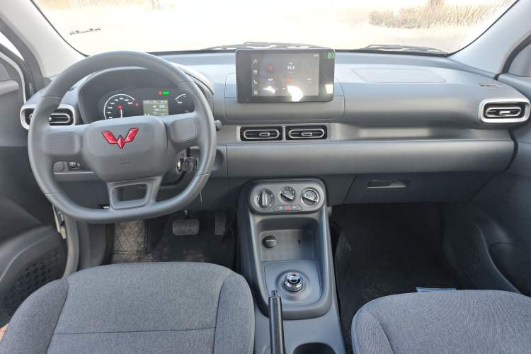 Used Wuling Hongguang New Energy 2024 All-Electric Model 300KM Standard Version
